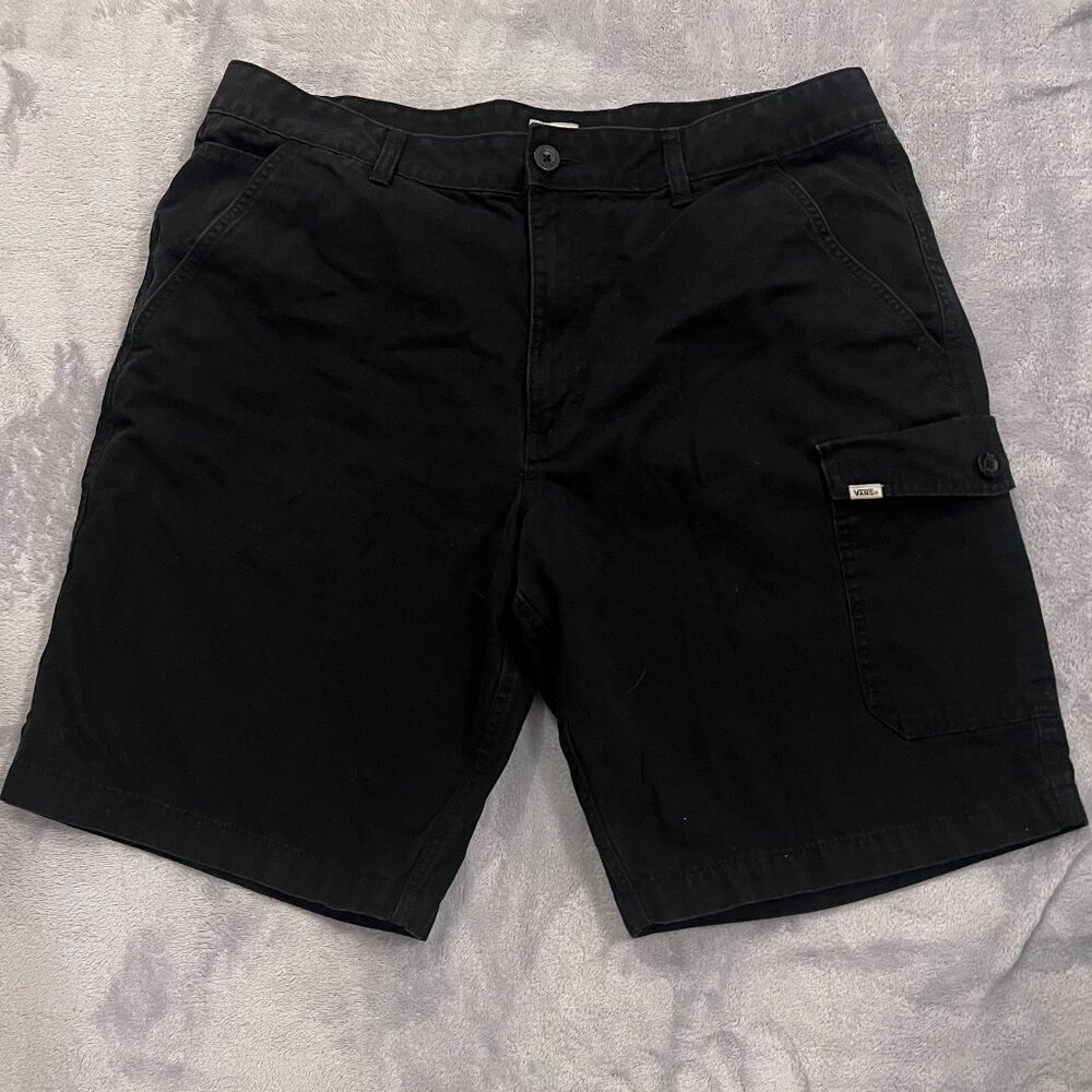 Vans Off the Wall Black Cargo Shorts - Men’s 38
